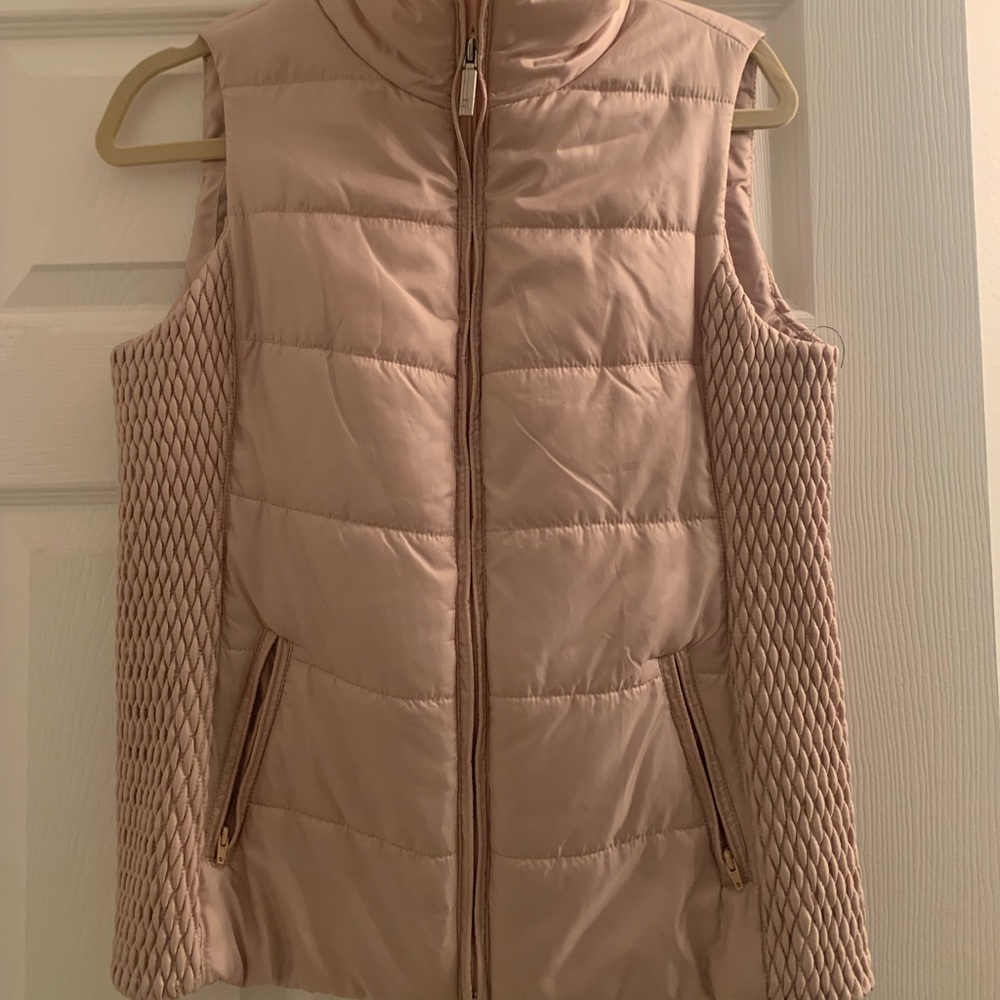 Women’s puff vest